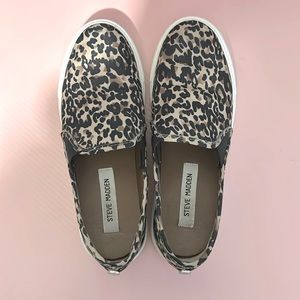 Steve Madden Cheetah Slip on size 8